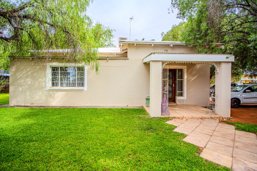 4 Bedroom Property for Sale in Middelpos Northern Cape